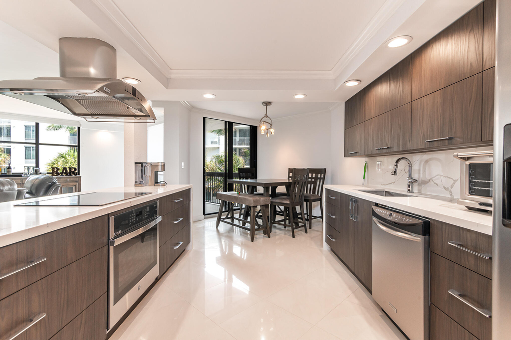 1155 Hillsboro Mile - Photo 3