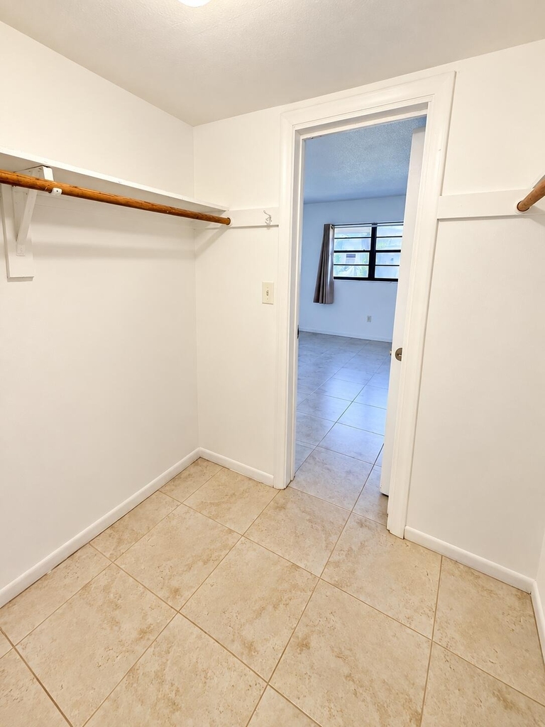 2050 Oleander Boulevard - Photo 9