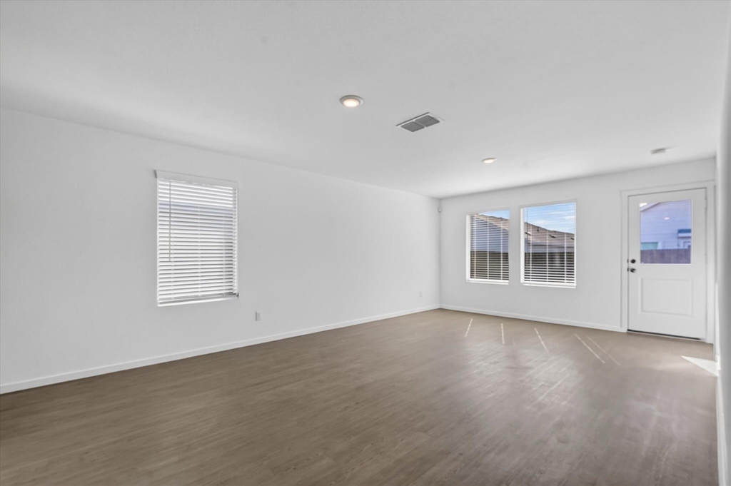 1260 Balsam Road - Photo 5