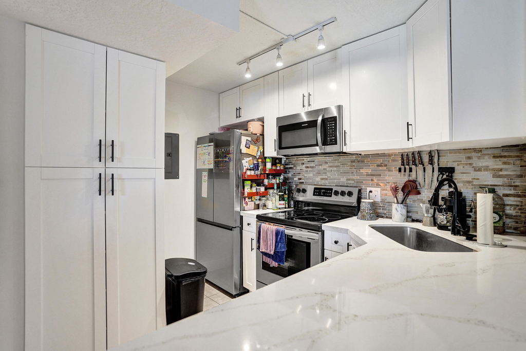 629 Sea Pine Way - Photo 7