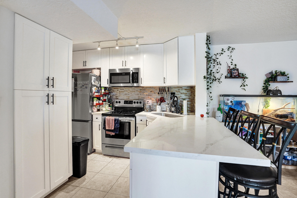 629 Sea Pine Way - Photo 0