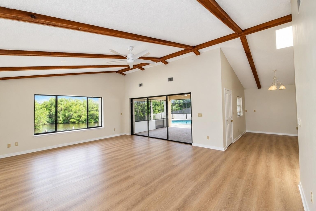 1309 Se Coral Reef Street - Photo 6