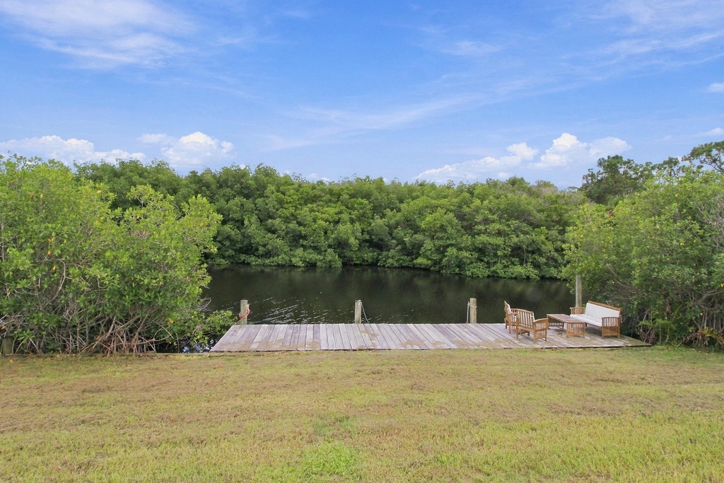 1309 Se Coral Reef Street - Photo 18