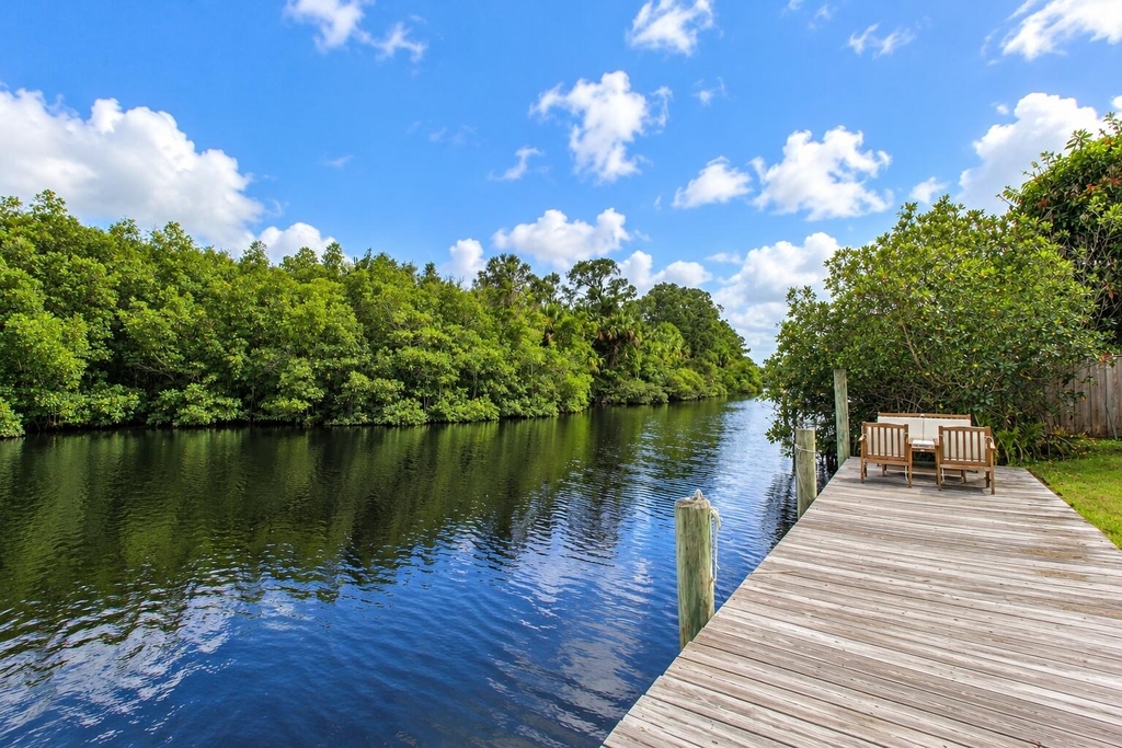 1309 Se Coral Reef Street - Photo 19