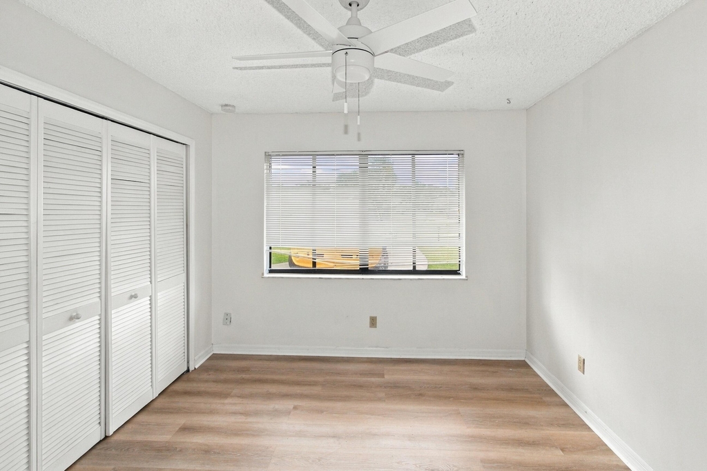 1309 Se Coral Reef Street - Photo 11