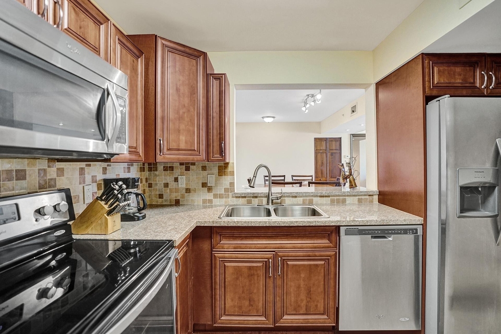 1350 Se 3rd Avenue - Photo 23