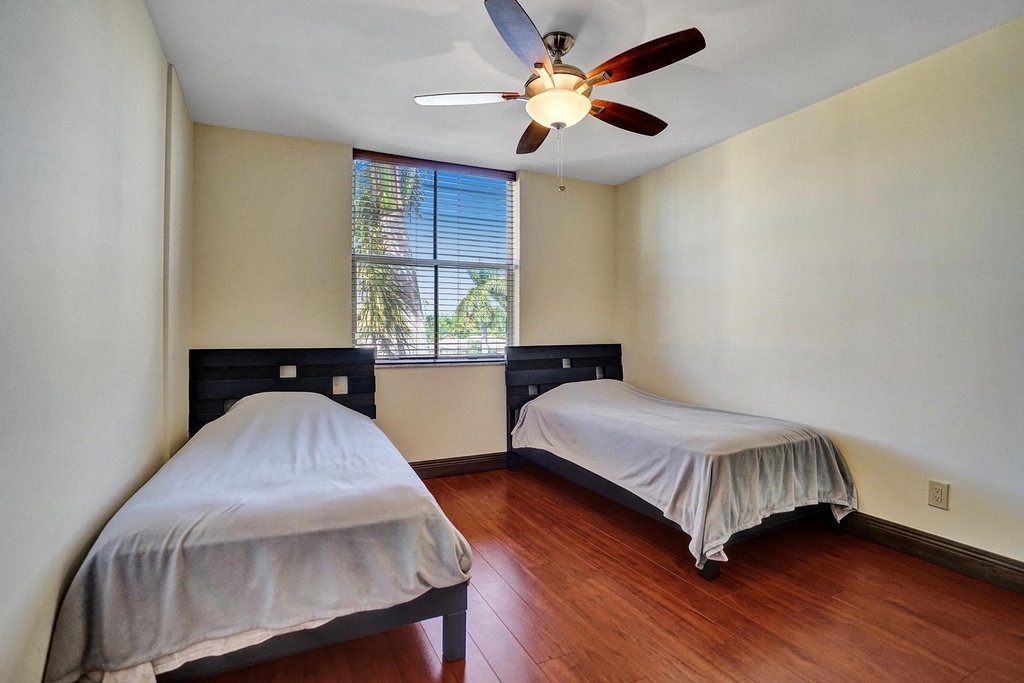 1350 Se 3rd Avenue - Photo 26