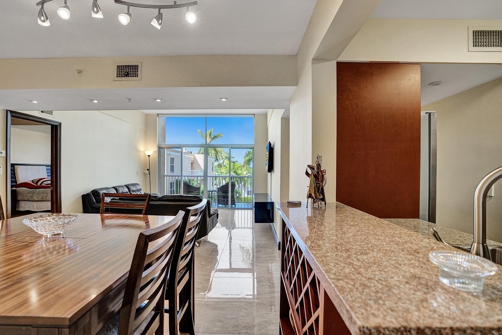 1350 Se 3rd Avenue - Photo 5