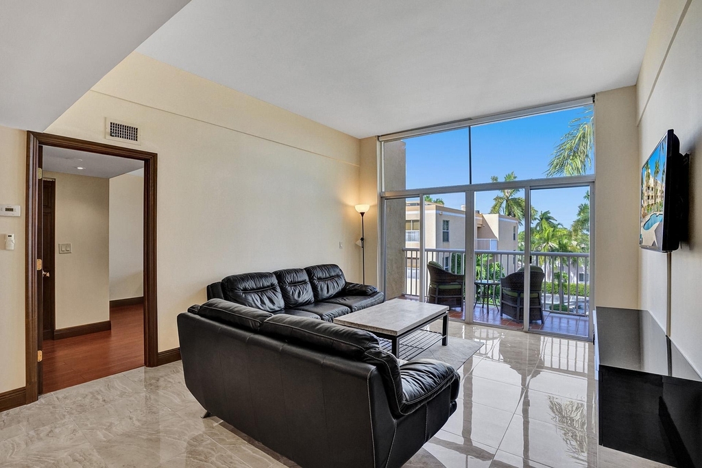 1350 Se 3rd Avenue - Photo 8