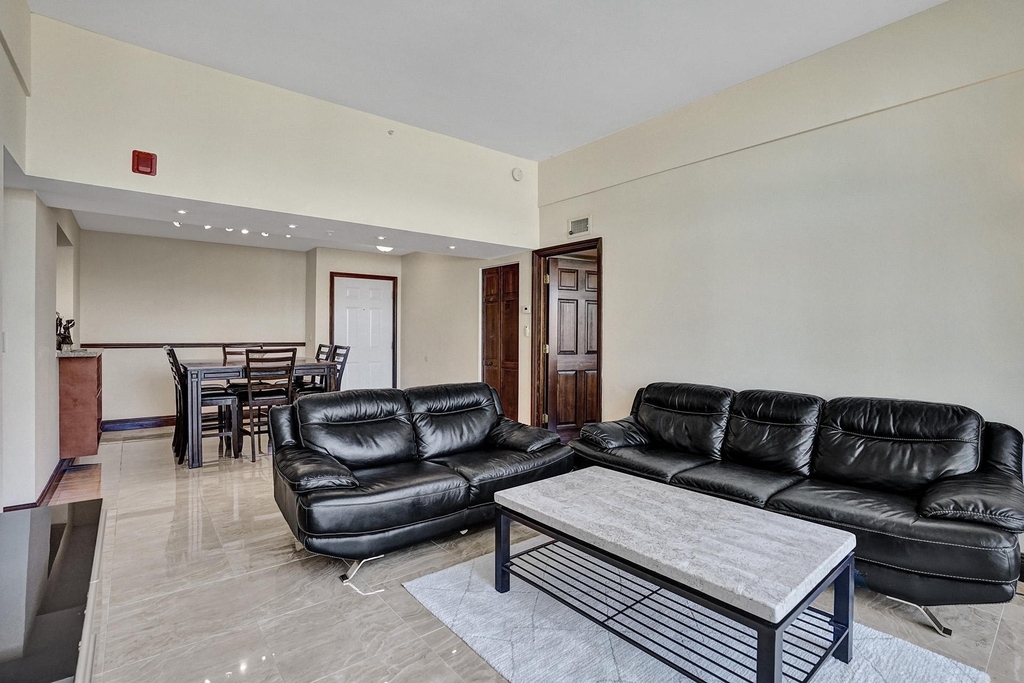 1350 Se 3rd Avenue - Photo 11