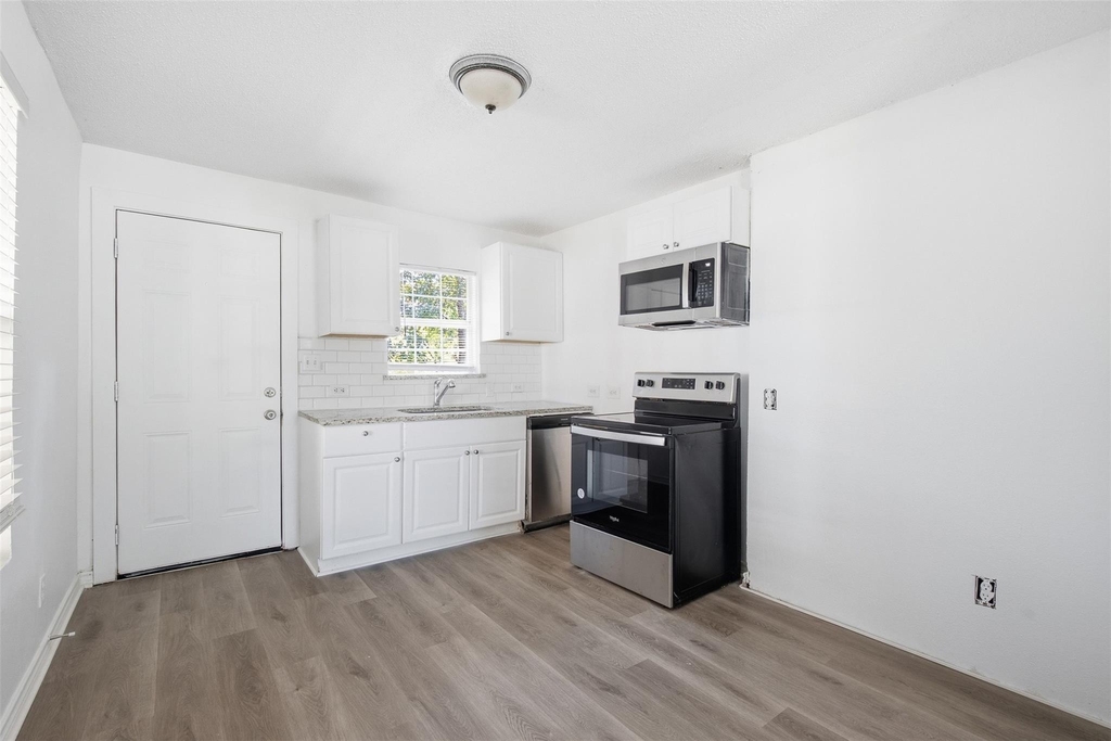 1916 Liberty Street - Photo 2
