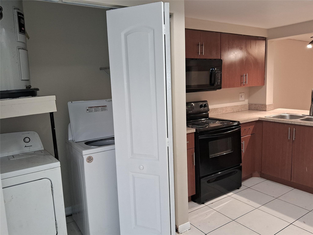 4669 Nw 89th Avenue - Photo 5