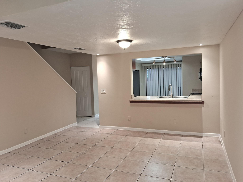 4669 Nw 89th Avenue - Photo 2