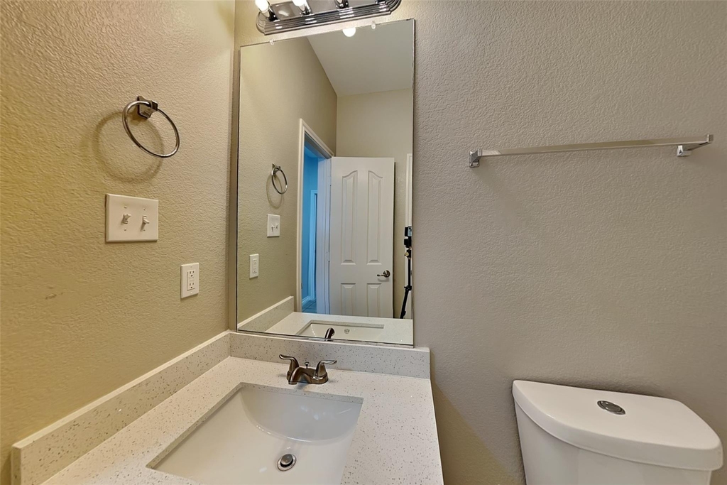 12901 Farmington Drive - Photo 19