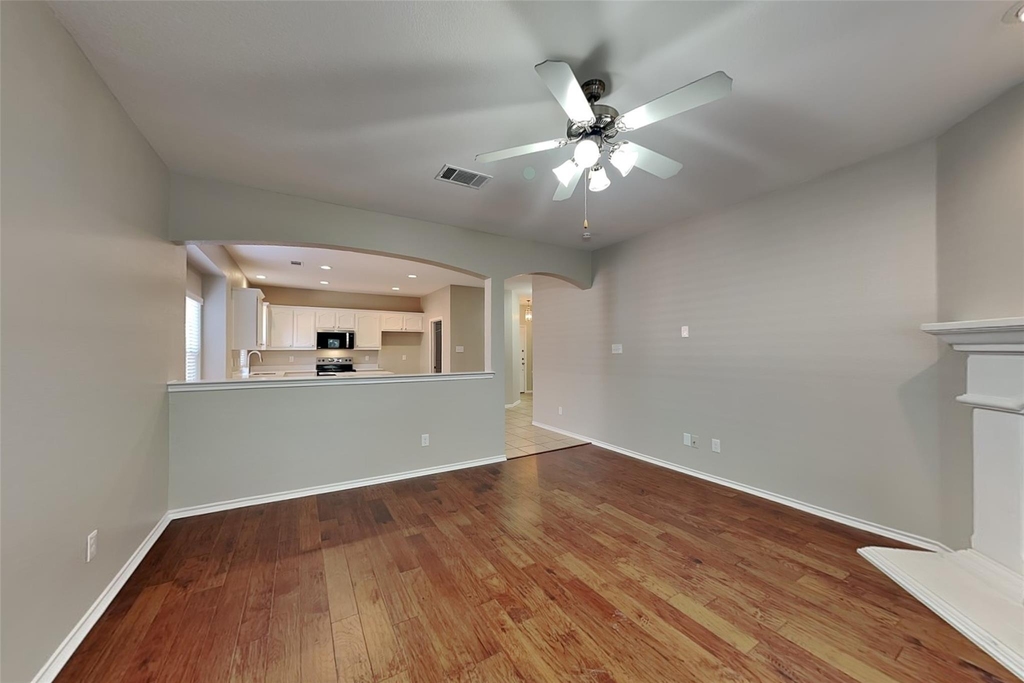 12901 Farmington Drive - Photo 4