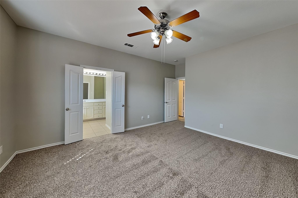 12901 Farmington Drive - Photo 9
