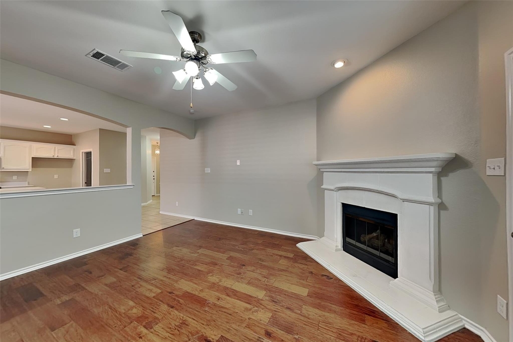 12901 Farmington Drive - Photo 3