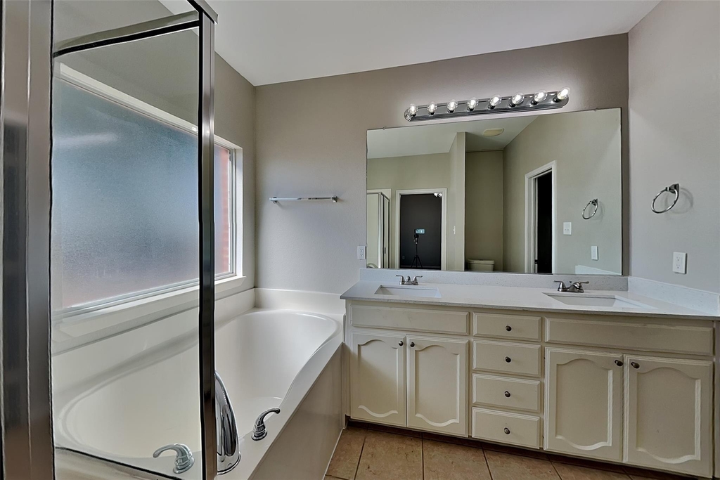 12901 Farmington Drive - Photo 11