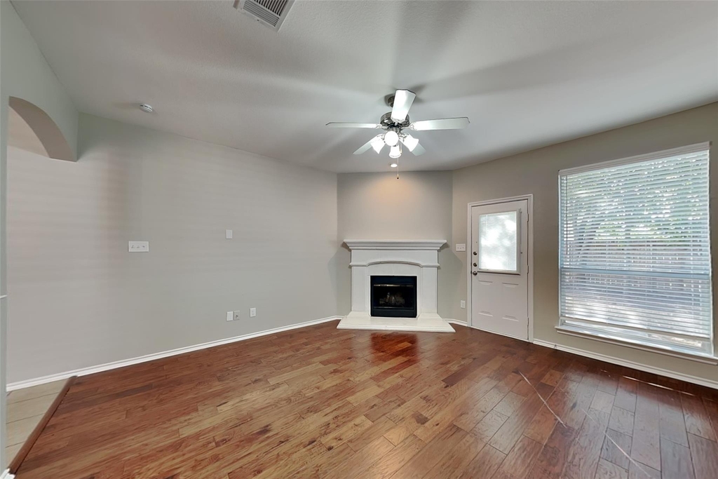 12901 Farmington Drive - Photo 2