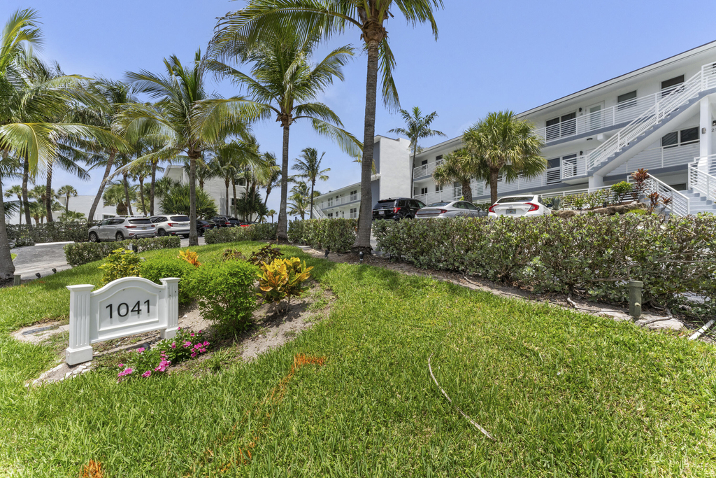 1041 Hillsboro Mile - Photo 31