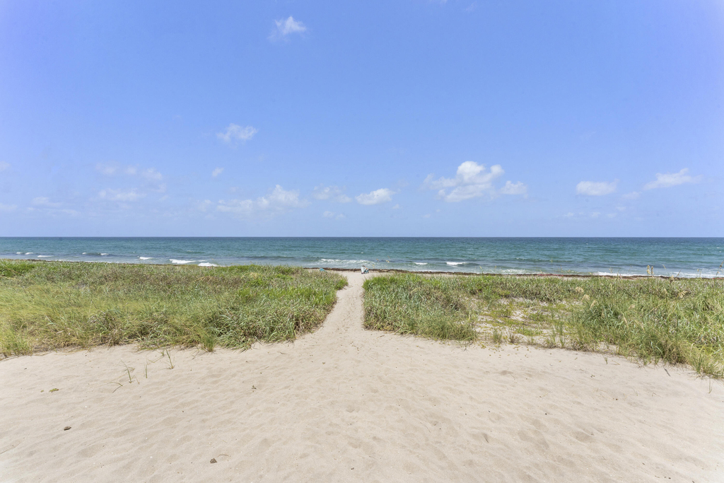 1041 Hillsboro Mile - Photo 20