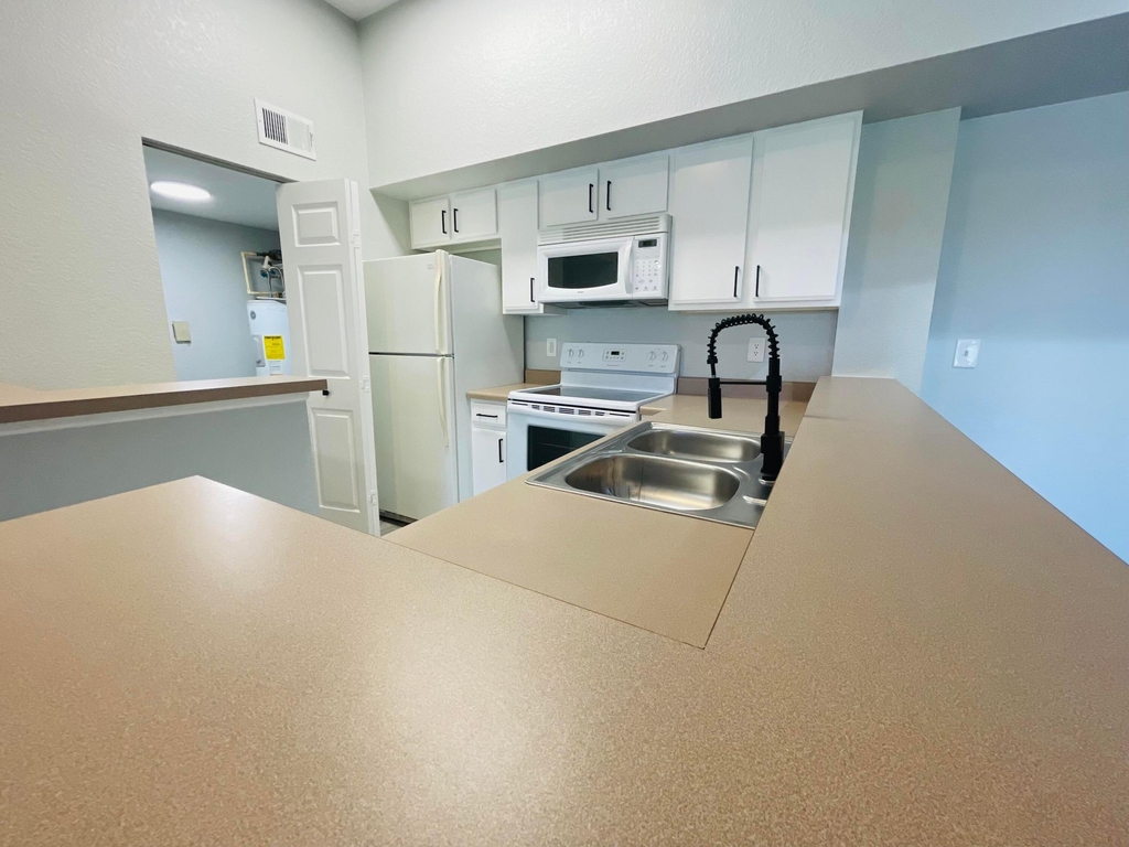 161 Sw Palm Drive - Photo 18