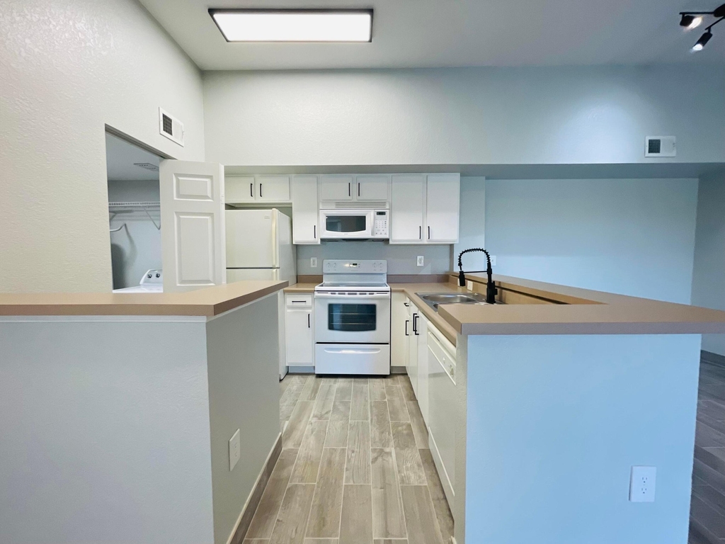 161 Sw Palm Drive - Photo 20