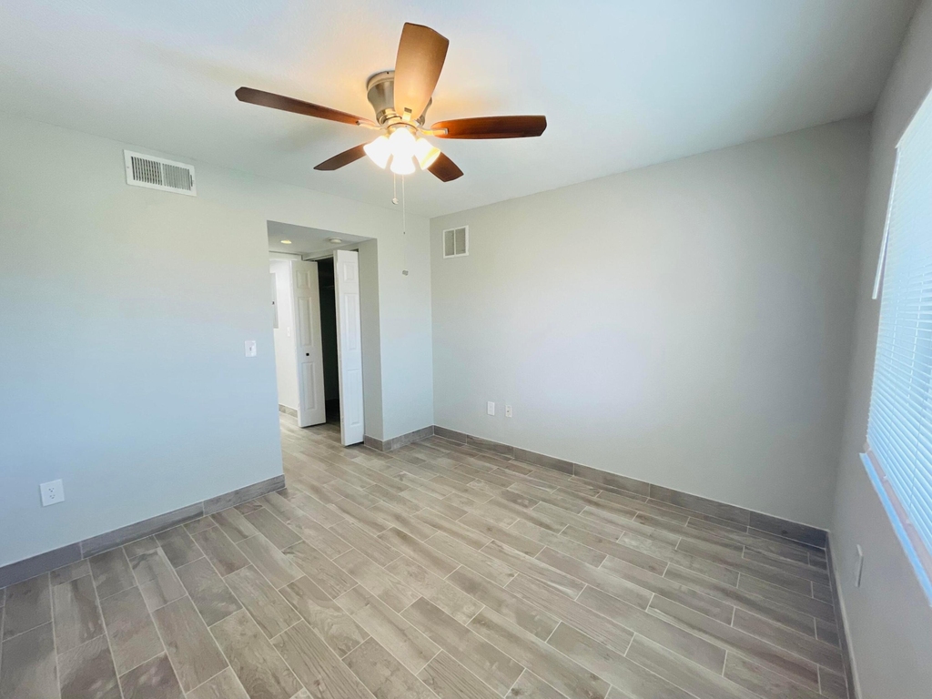 161 Sw Palm Drive - Photo 15