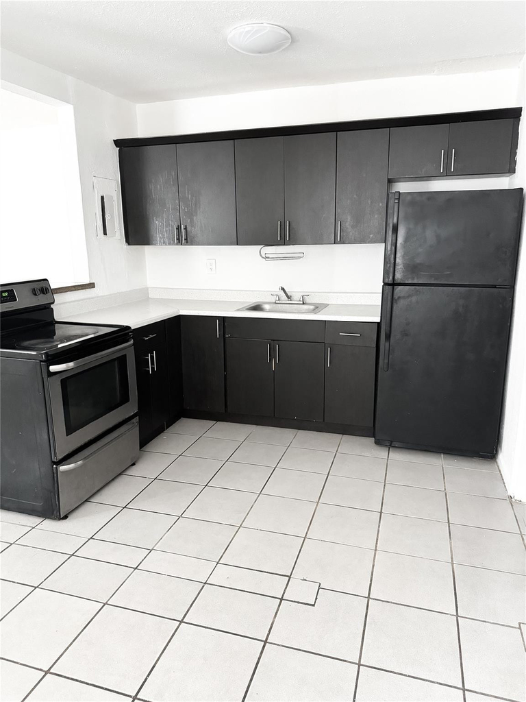 1405 Nw 6th Avenue - Photo 1
