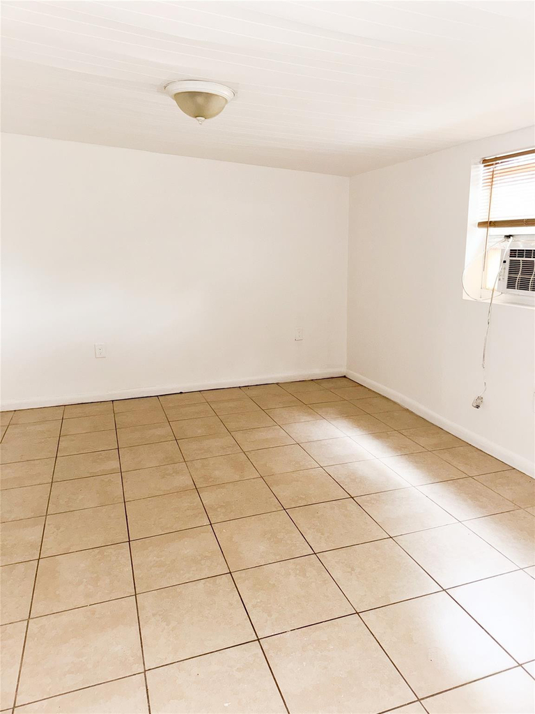 1405 Nw 6th Avenue - Photo 4