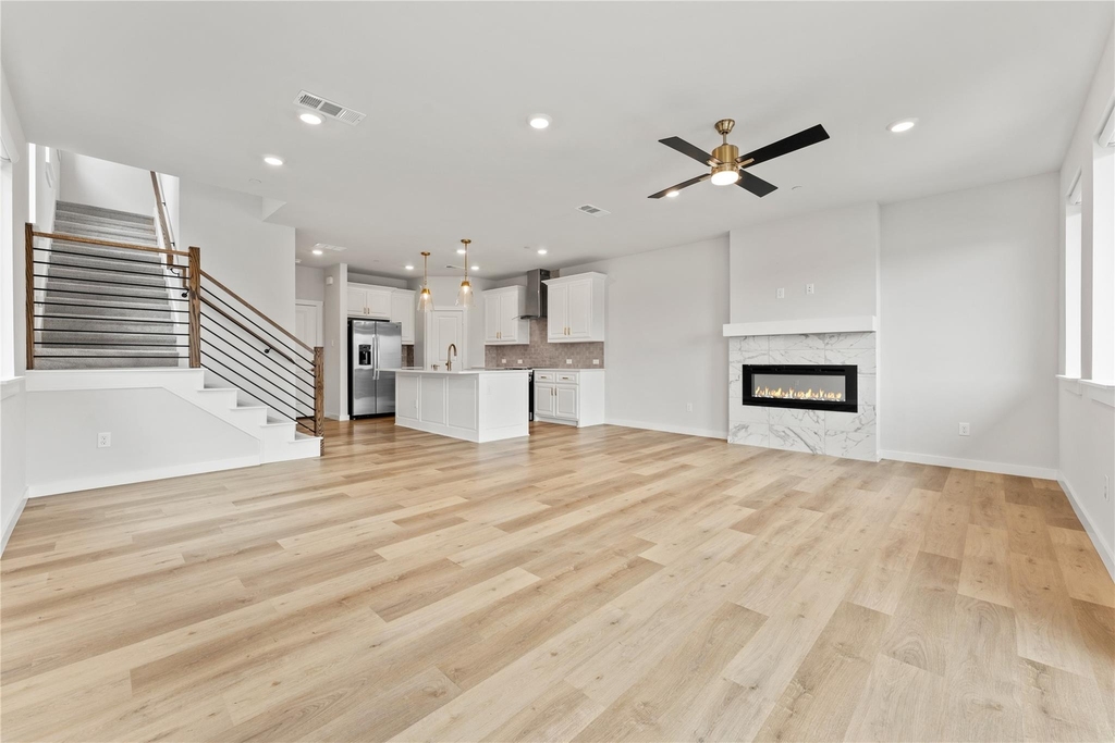 2616 La Cala Drive - Photo 2