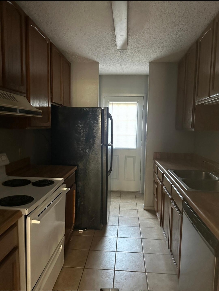 3906 Shallow Ford - Photo 2