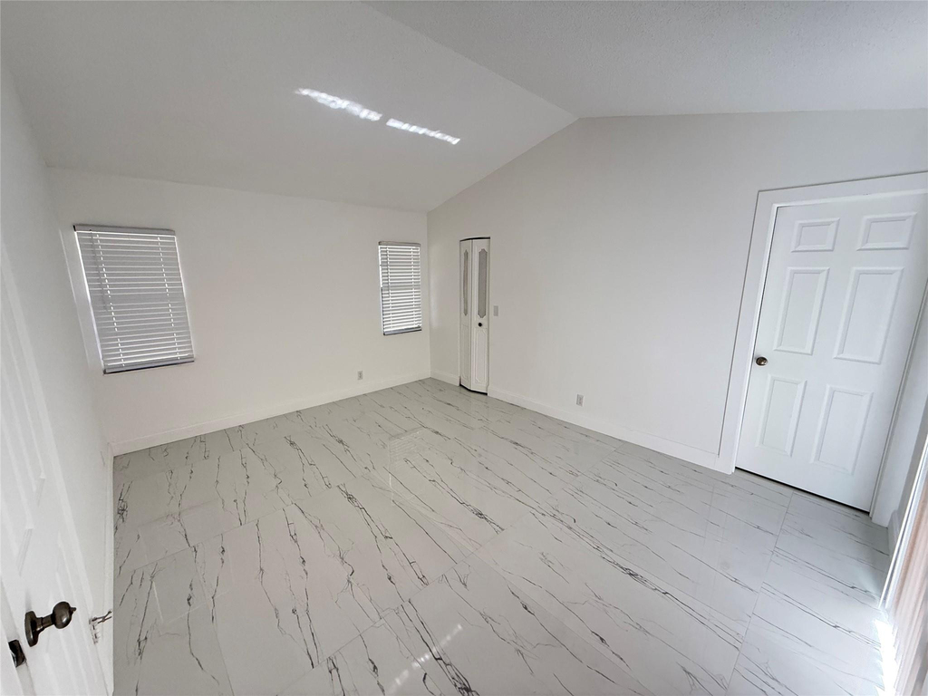 7400 Sw 11th Court - Photo 3