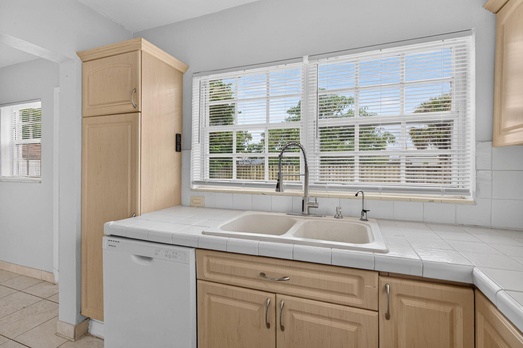 410 Nw 52nd Court - Photo 13