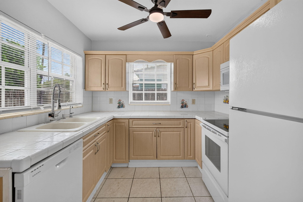 410 Nw 52nd Court - Photo 12
