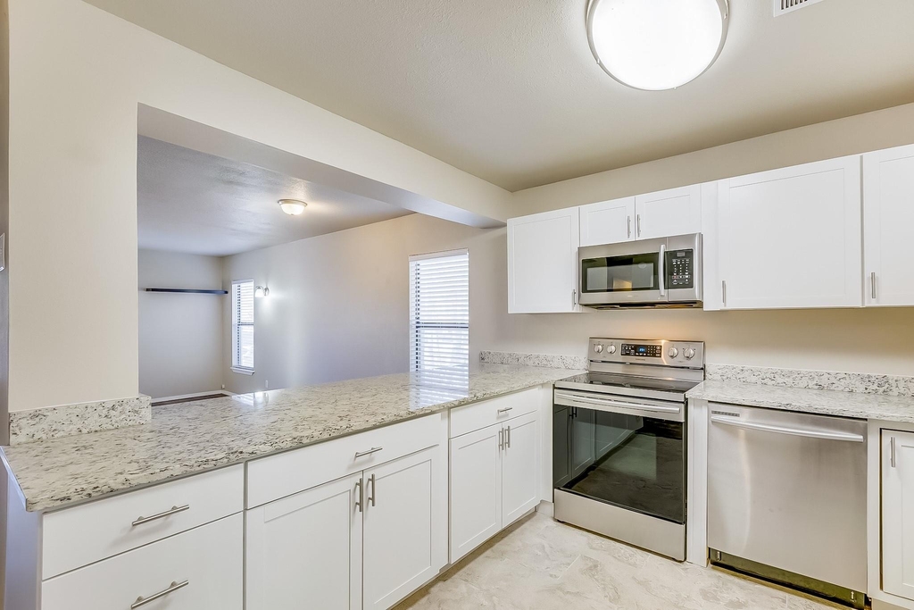 157 Harborr Drive - Photo 11