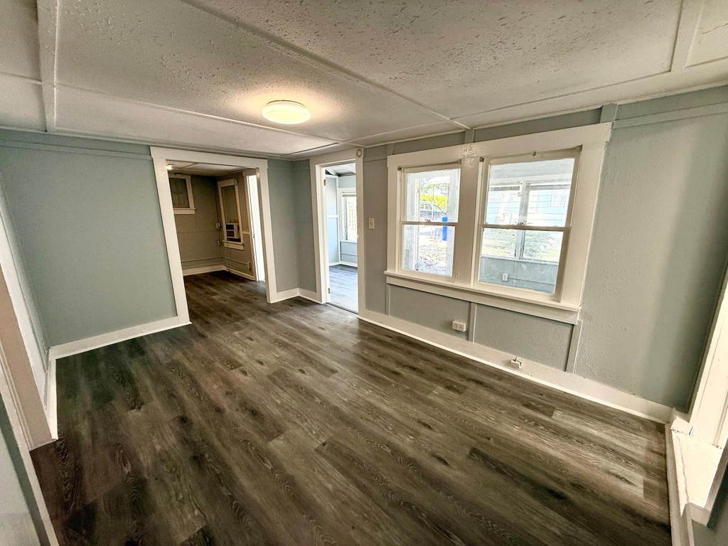418 52nd Street - Photo 7