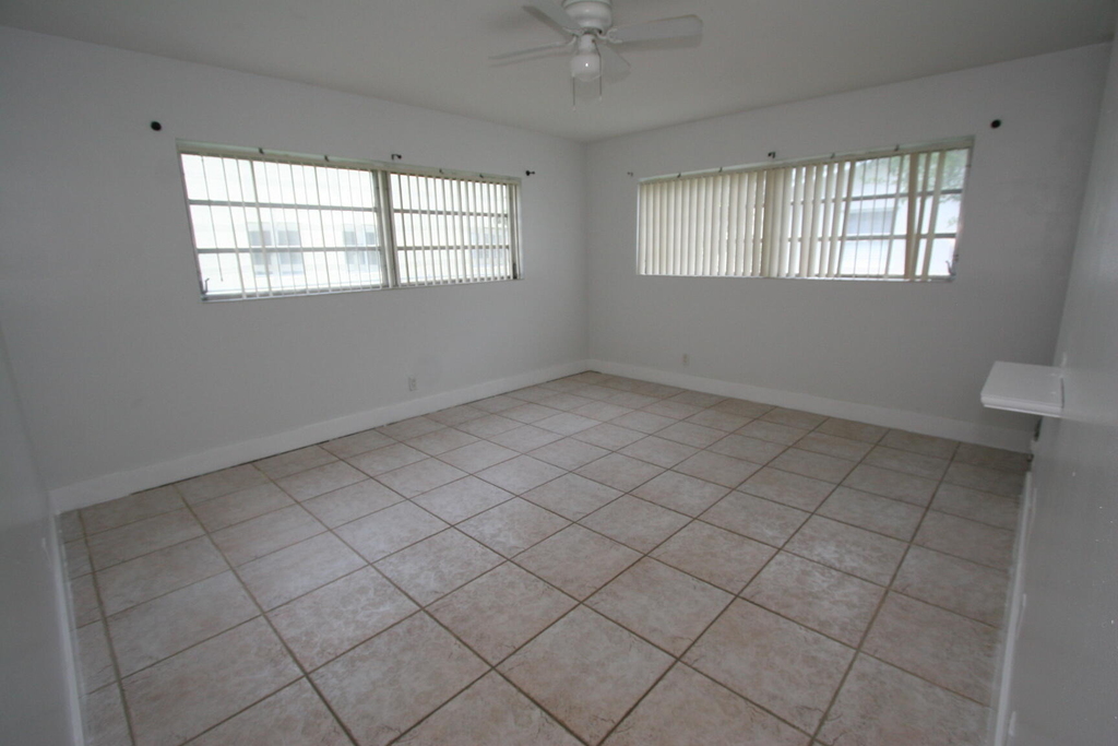 1040 Crystal Lake Drive - Photo 14