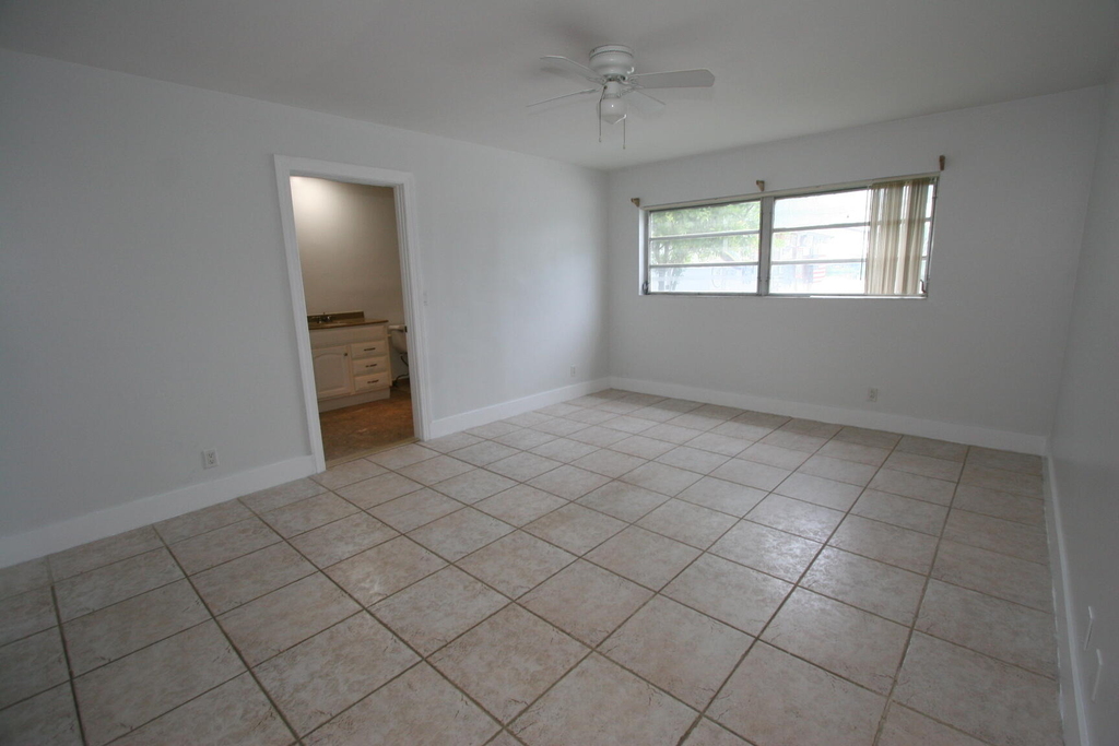 1040 Crystal Lake Drive - Photo 10