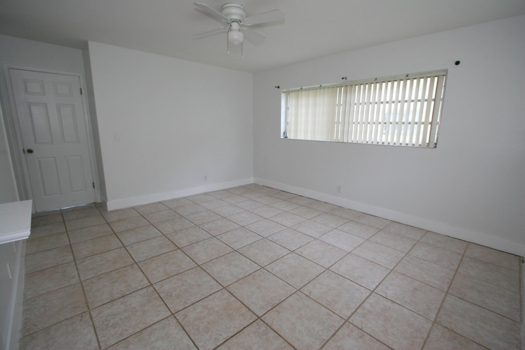 1040 Crystal Lake Drive - Photo 15