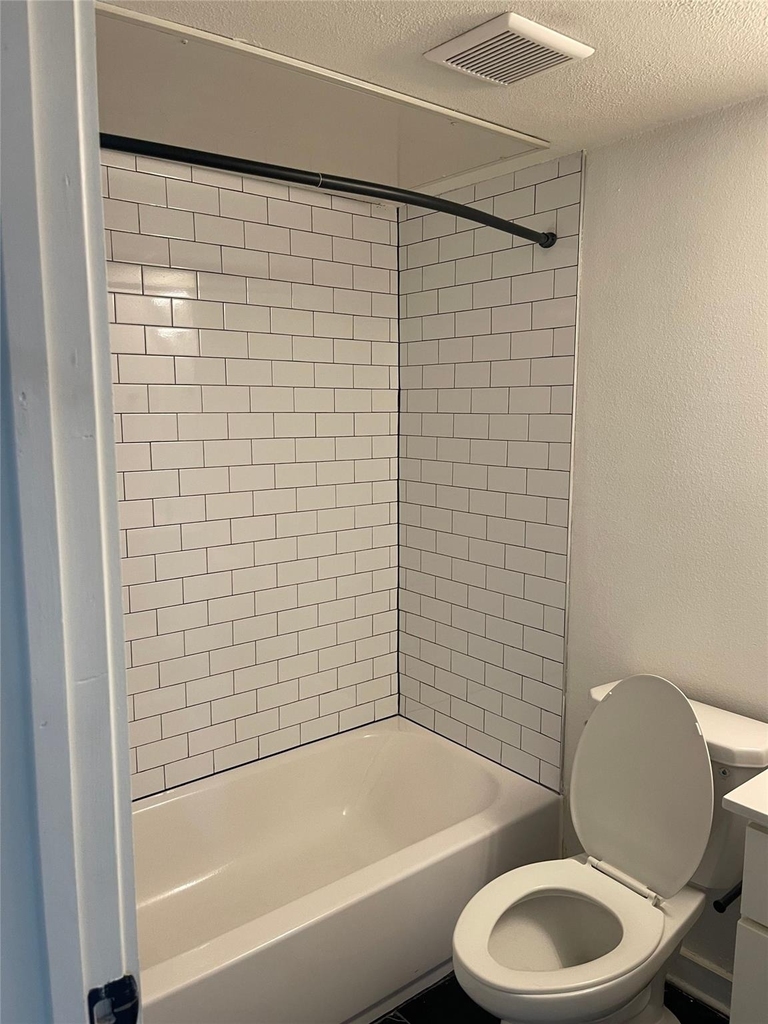 321 E 8th Street - Photo 8