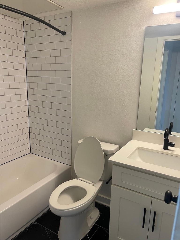 321 E 8th Street - Photo 9