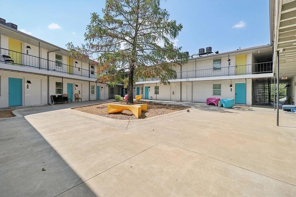 321 E 8th Street - Photo 0