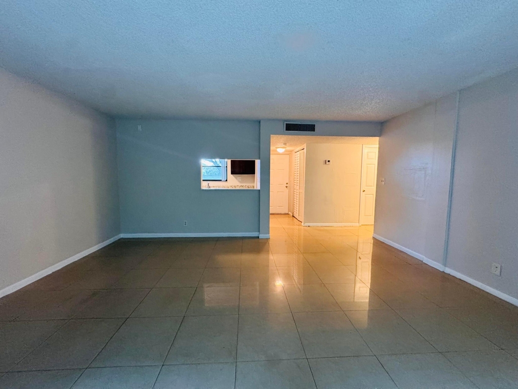 2050 N Congress Avenue - Photo 3