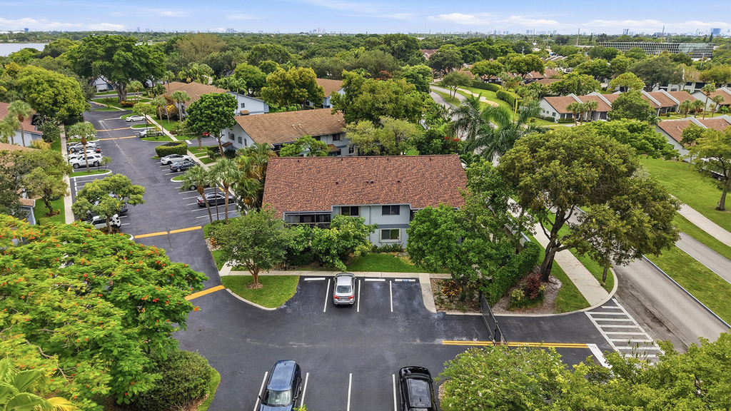 2753 S Oakland Forest Drive - Photo 33