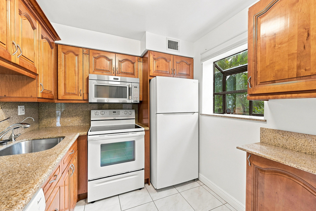 2753 S Oakland Forest Drive - Photo 12