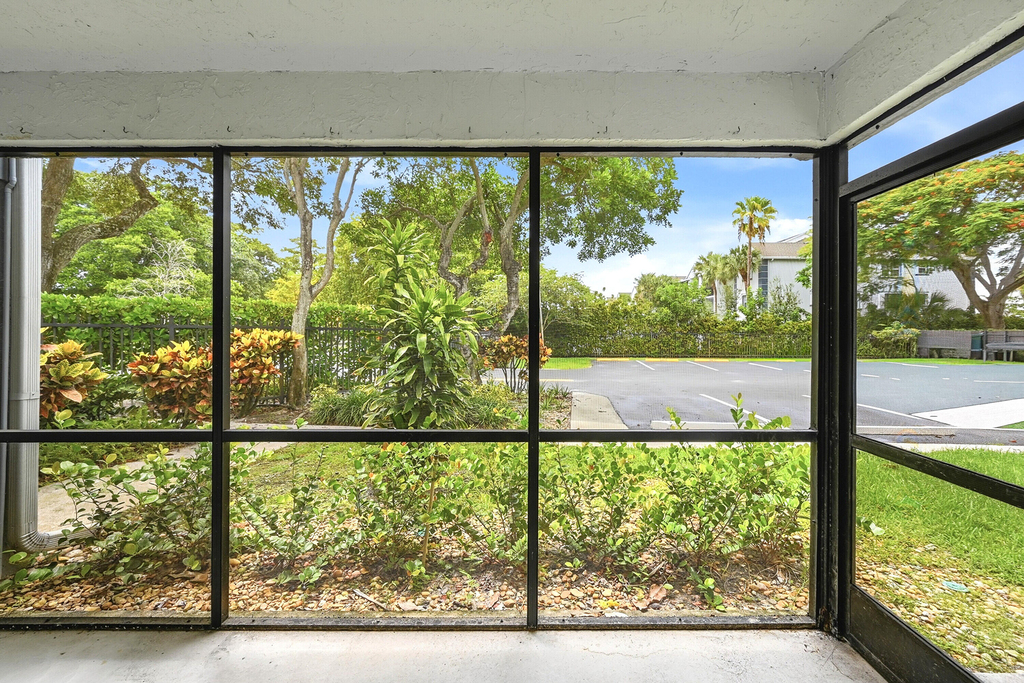 2753 S Oakland Forest Drive - Photo 27