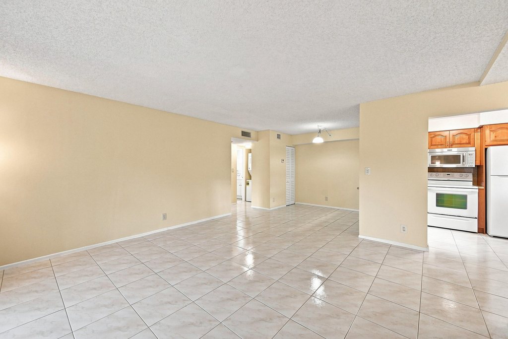 2753 S Oakland Forest Drive - Photo 6