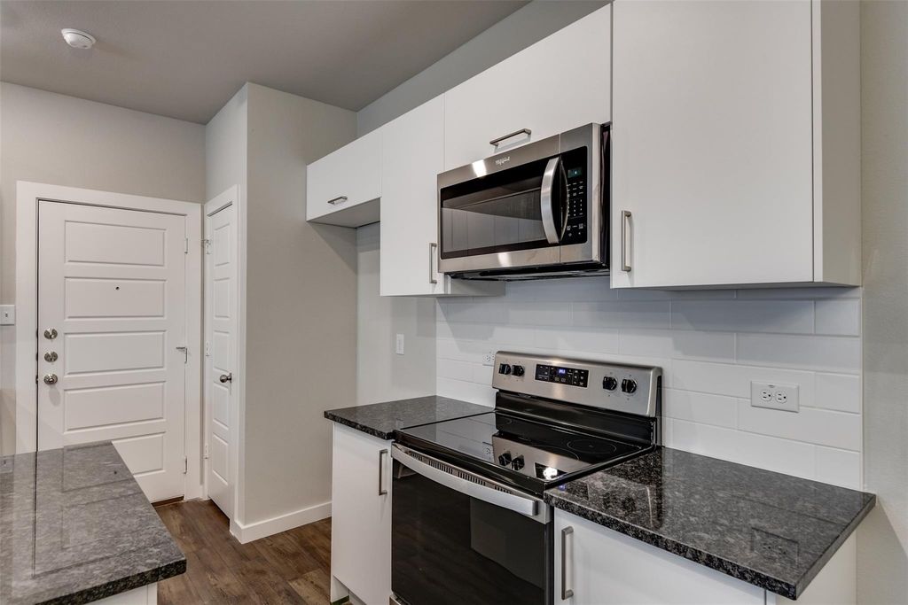 705 Blackland Drive - Photo 12