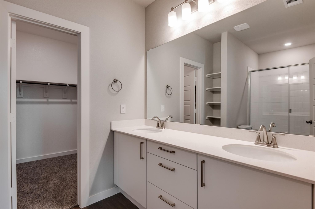 705 Blackland Drive - Photo 4